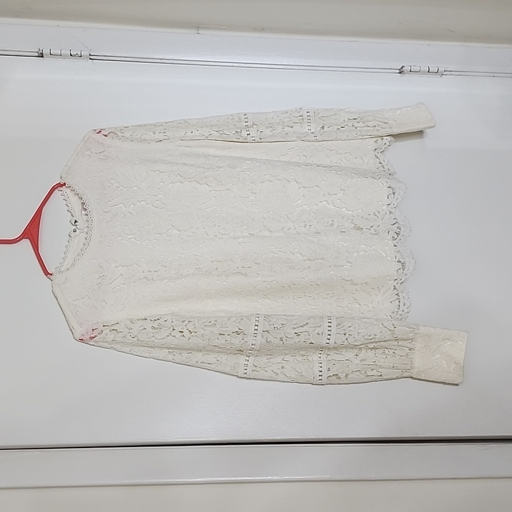 Rachel Parcell white, laced blouse